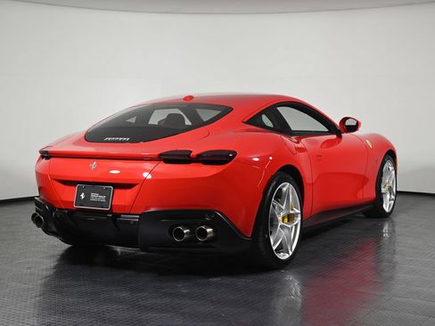 Used 2022 Ferrari Roma RWD image 9