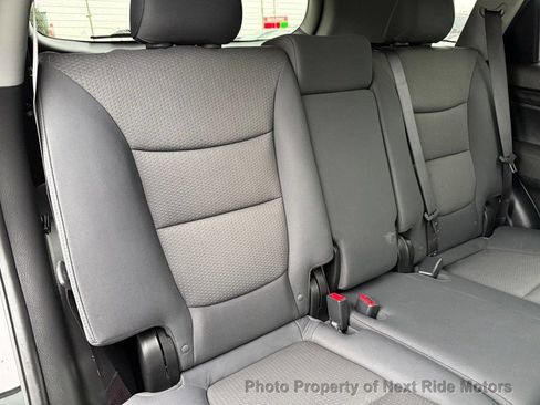 Used 2013 Kia Sorento LX w/ Convenience Pkg image 14