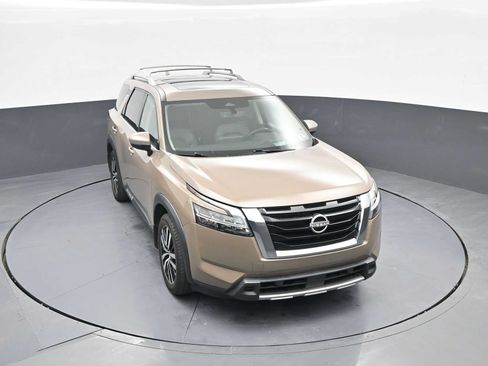Used 2023 Nissan Pathfinder Platinum w/ Cargo Package AWD/4WD image 27