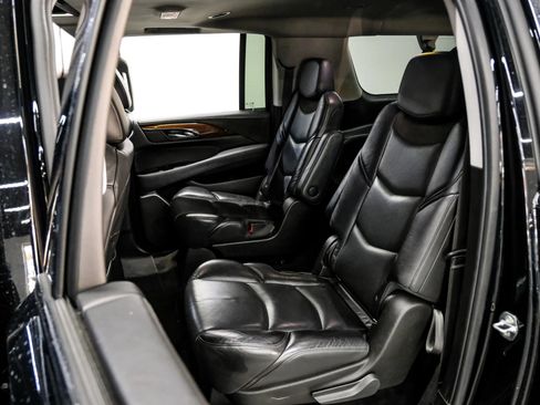 Used 2020 Cadillac Escalade ESV Luxury RWD image 47