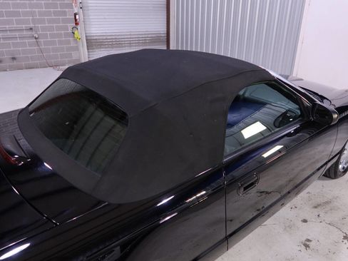 Used 2002 Ford Thunderbird Deluxe 2dr Convertible image 33