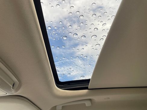 Used 2019 Lincoln Nautilus Reserve FWD image 16