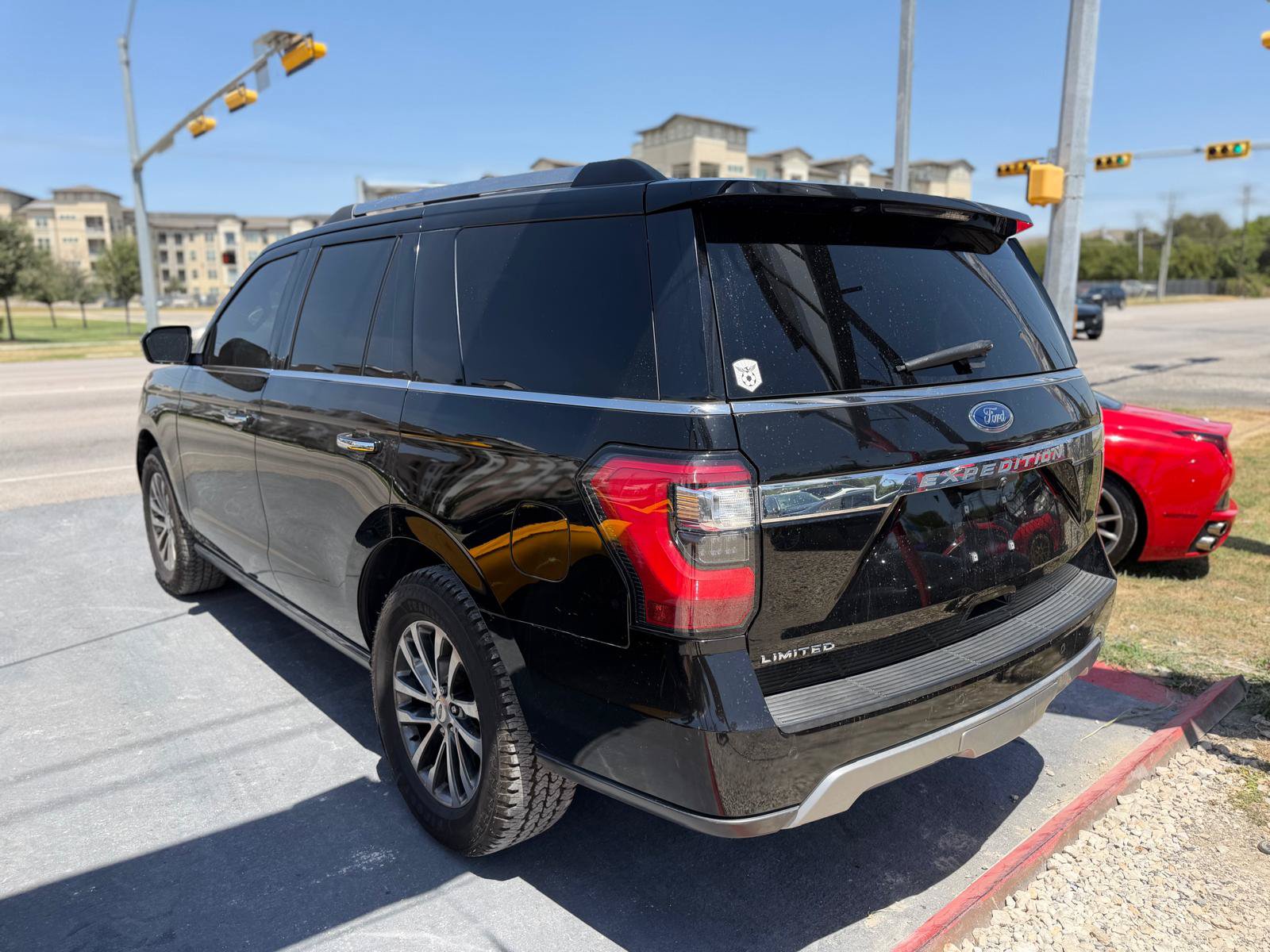 Used 2018 Ford Expedition Limited w/ Driver Assistance Package RWD image 4