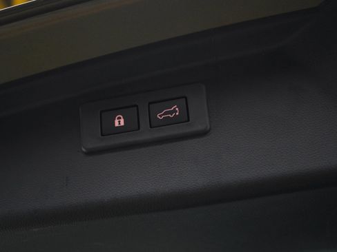 Used 2023 Subaru Outback Premium image 17