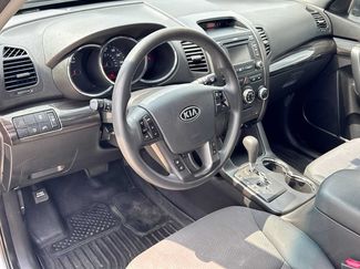 Used 2013 Kia Sorento LX w/ Convenience Pkg FWD video 2
