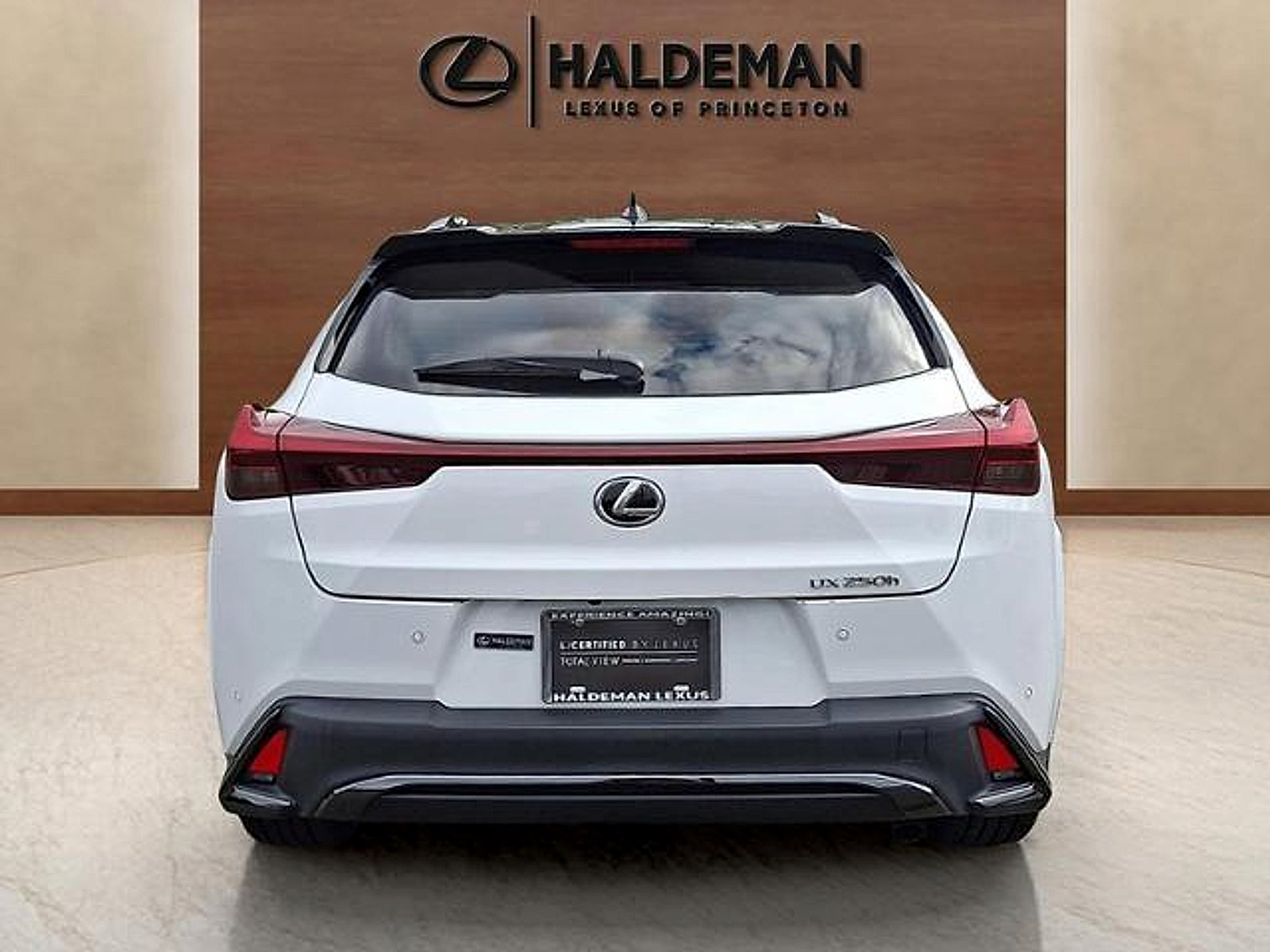 Certified 2023 Lexus UX 250h F Sport FWD image 5