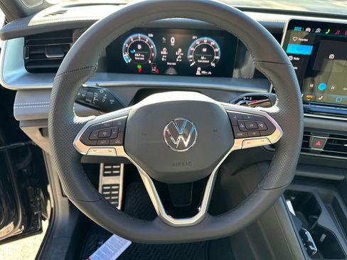 New 2026 Volkswagen Tiguan SE R-Line image 10