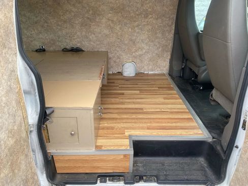 Used 2014 Chevrolet Express 1500 image 22