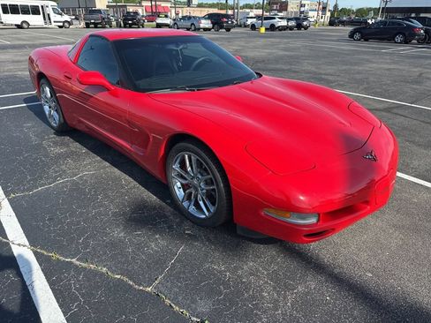 Used 2004 Chevrolet Corvette Coupe w/ Preferred Equipment Group RWD image 6