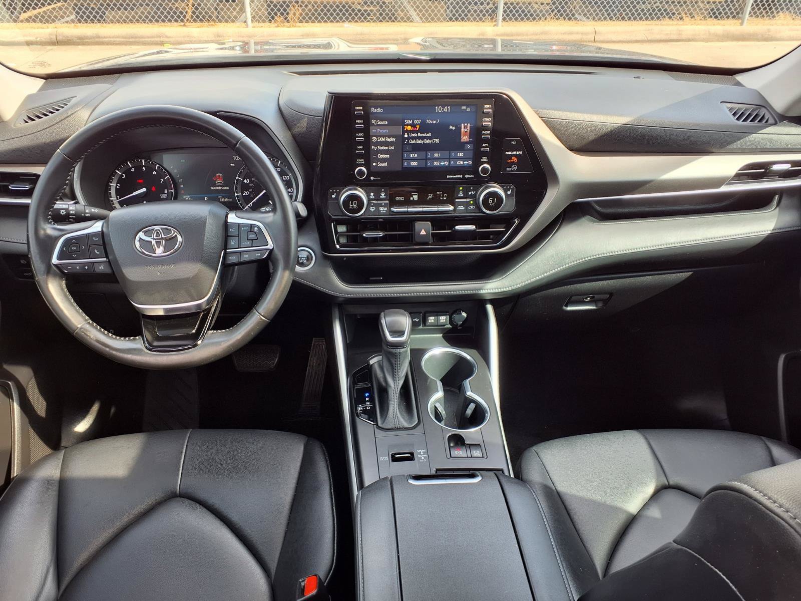 Used 2021 Toyota Highlander XLE FWD image 4