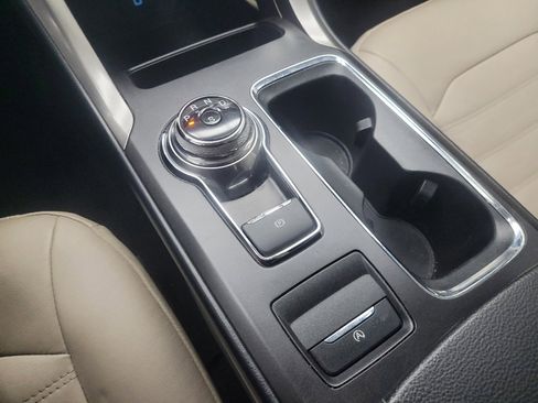 Used 2018 Ford Fusion SE w/ Fusion SE Technology Package FWD image 26