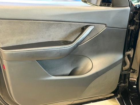 Used 2021 Tesla Model Y Long Range AWD/4WD image 14