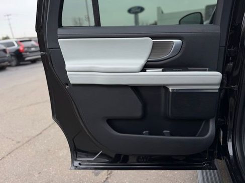 Certified 2025 Ford Expedition Max Platinum image 20