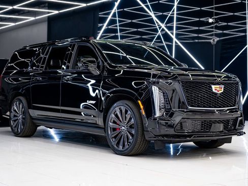 Used 2026 Cadillac Escalade ESV V AWD/4WD image 1