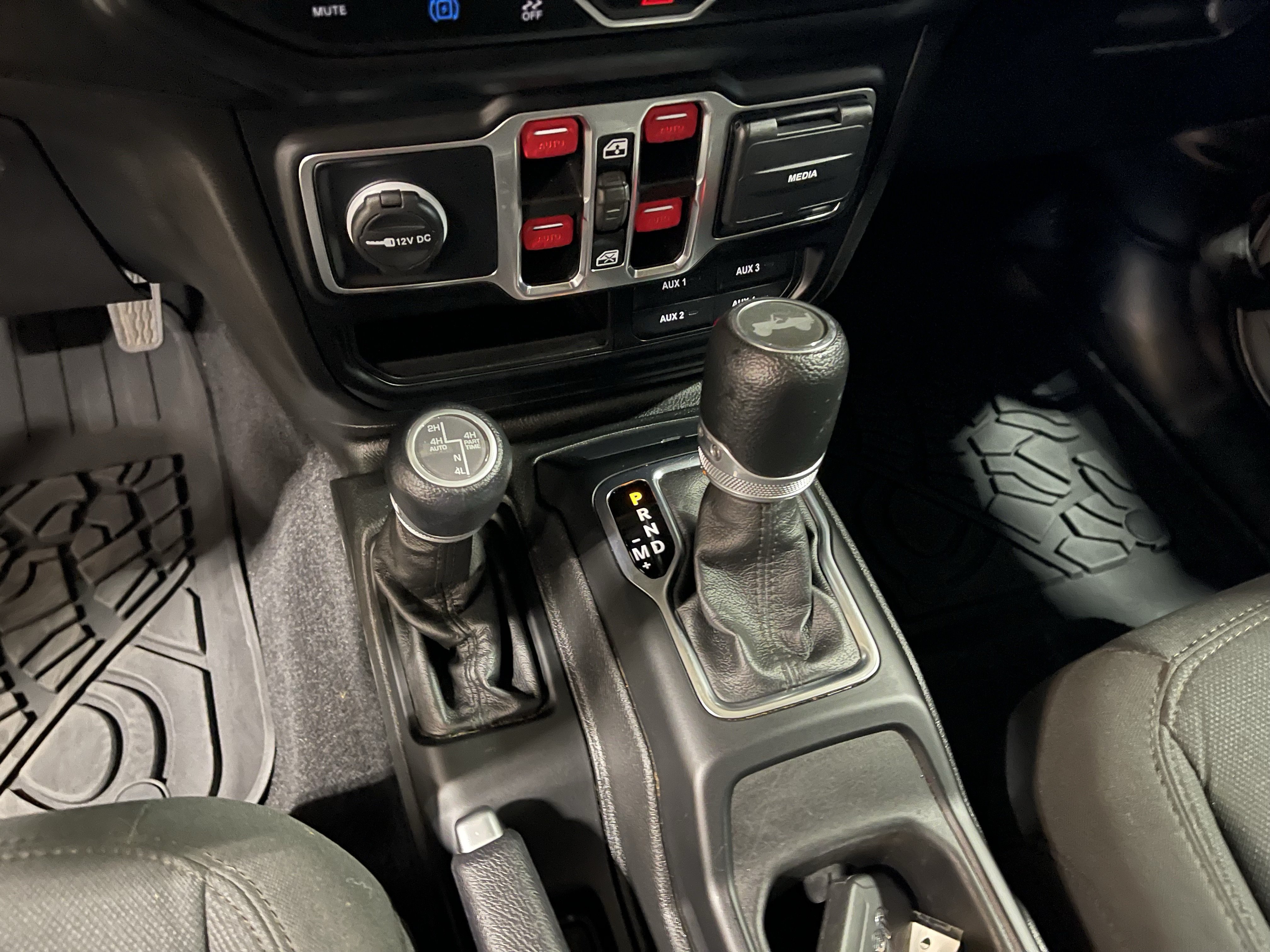 Used 2023 Jeep Wrangler Unlimited AWD/4WD image 25