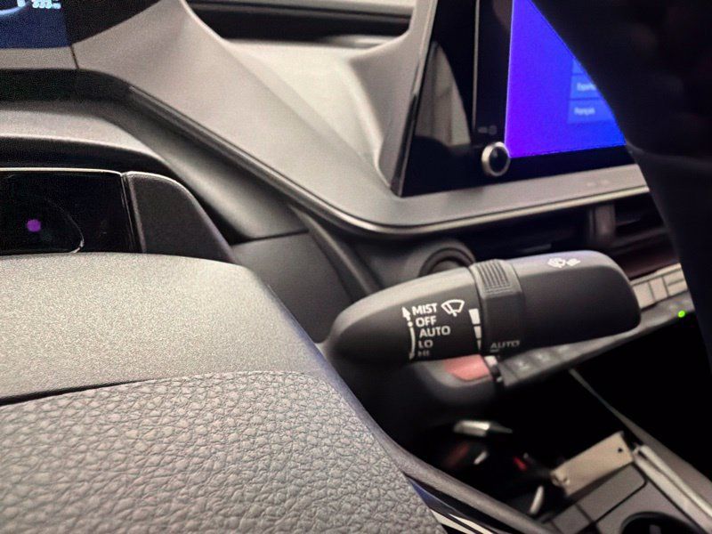 Used 2023 Toyota Prius Prime FWD image 28