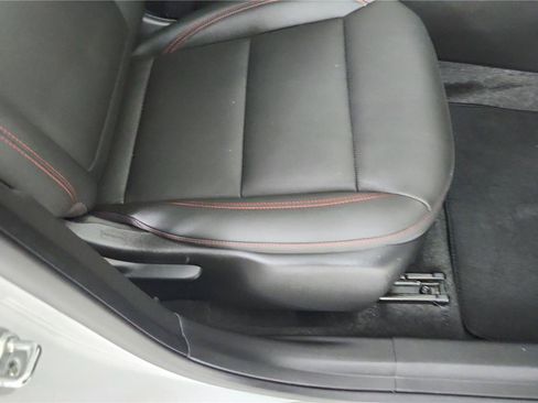 Used 2024 Chevrolet Trax RS w/ Sunroof Package FWD image 29