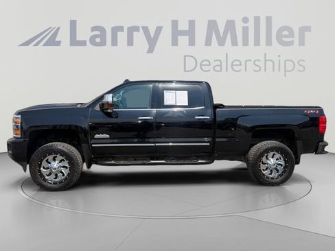 Used 2019 Chevrolet Silverado 2500 High Country AWD/4WD image 2
