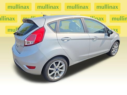 Used 2016 Ford Fiesta SE w/ Equipment Group 201A FWD image 3