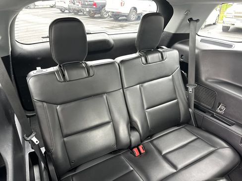 Used 2022 Ford Explorer XLT w/ Equipment Group 202A RWD image 20