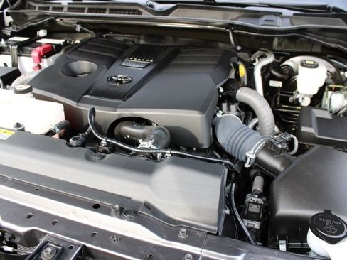 Used 2024 Toyota Tundra Platinum image 27