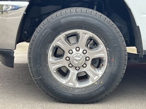 Used 2024 RAM 3500 Big Horn image 35