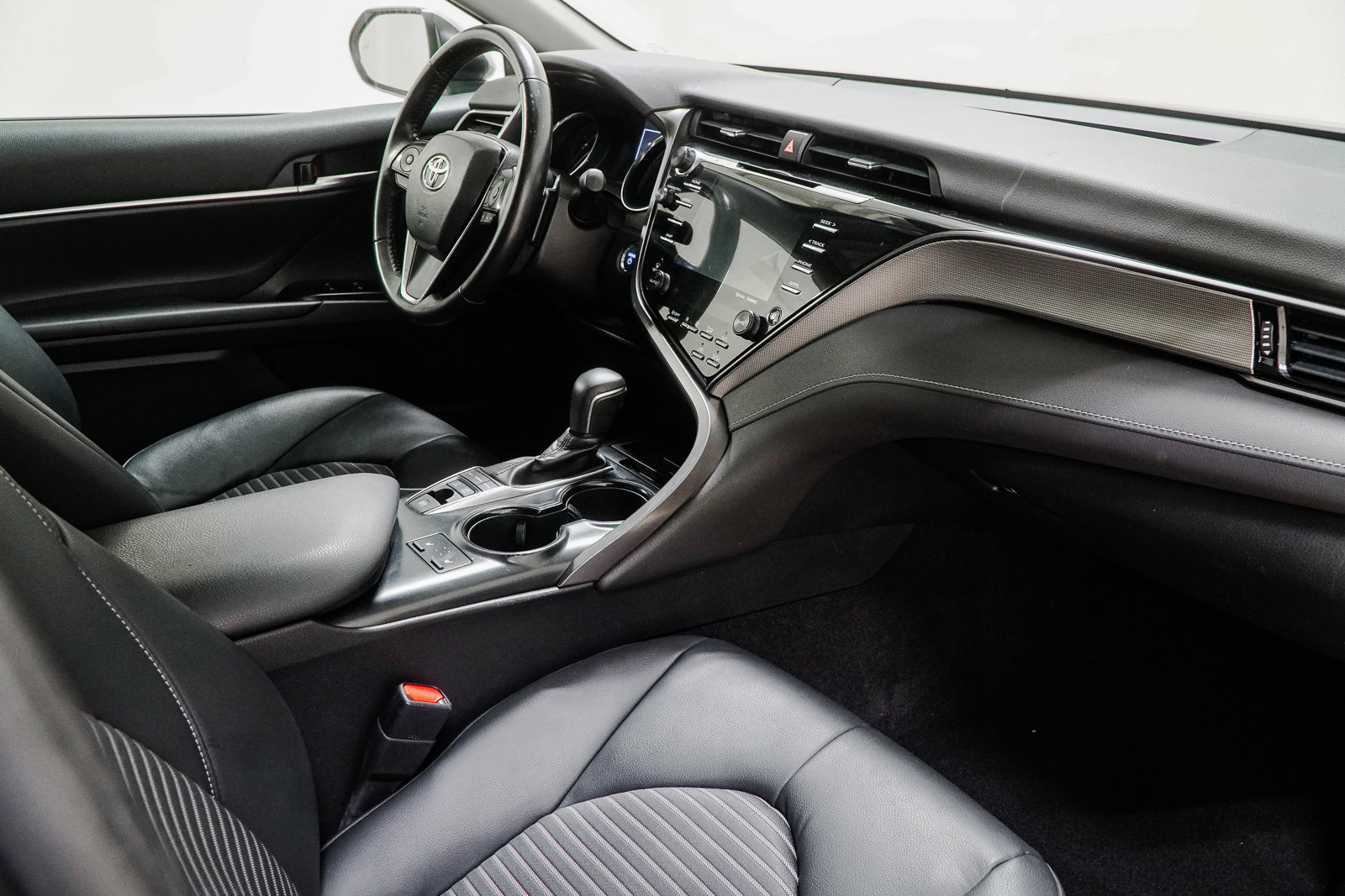 Used 2019 Toyota Camry SE w/ Audio Package FWD image 37