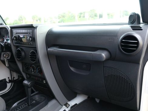 Used 2008 Jeep Wrangler Rubicon w/ Dual Top Group image 20