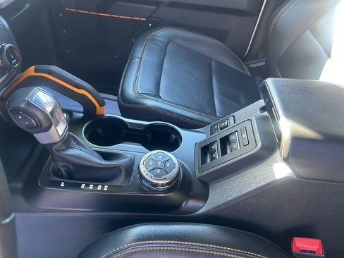 Used 2022 Ford Bronco Badlands image 15