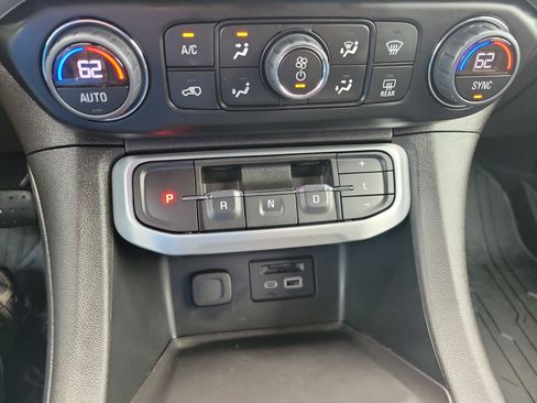Used 2023 GMC Acadia SLT w/ Technology Package AWD/4WD image 25