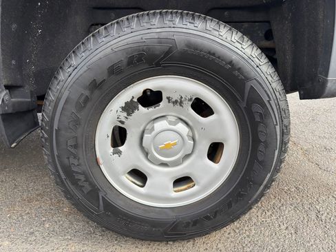 Used 2018 Chevrolet Colorado W/T w/ WT Convenience Package image 11