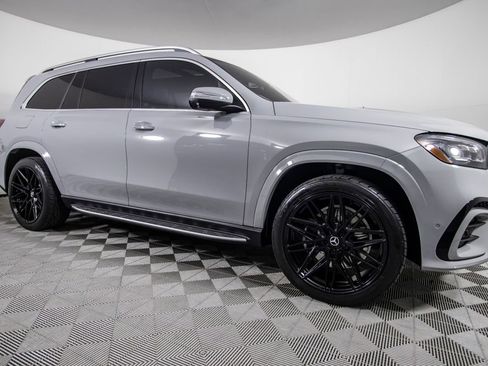 Used 2025 Mercedes-Benz GLS 580 4MATIC image 2
