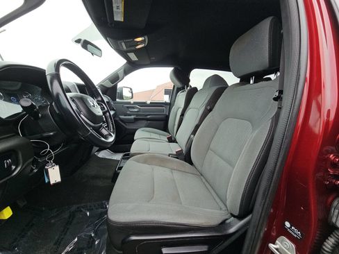 Used 2022 RAM 1500 4x4 Crew Cab image 4