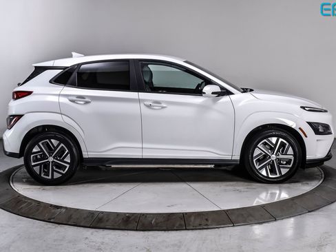 Used 2023 Hyundai Kona SE w/ Cargo Package FWD image 7