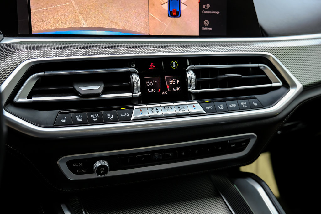 Used 2020 BMW X6 M50i w/ Premium Package AWD/4WD image 28