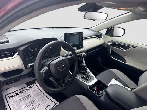 Used 2019 Toyota RAV4 XLE FWD image 10