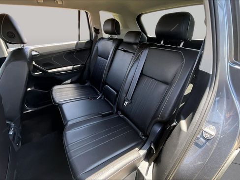 Used 2024 Volkswagen Tiguan SE AWD/4WD image 19