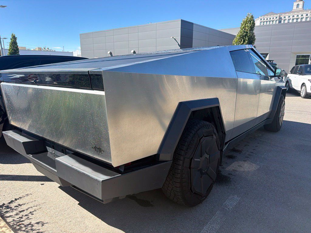Used 2024 Tesla Cybertruck Cyberbeast AWD/4WD image 4