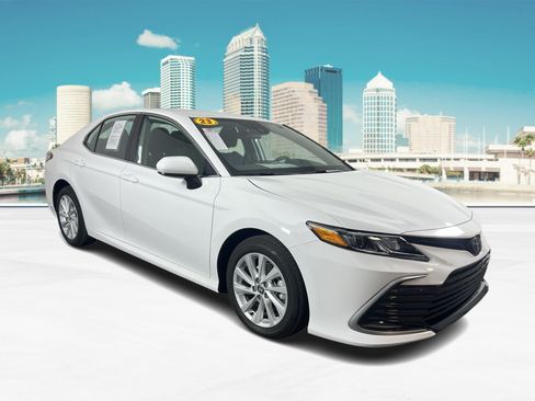 Used 2023 Toyota Camry LE FWD image 1