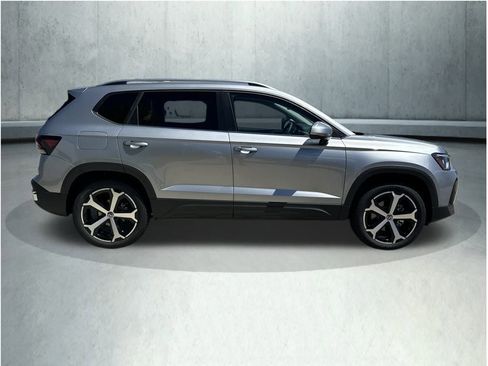 New 2025 Volkswagen Taos SEL image 6