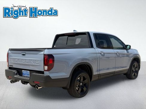 New 2026 Honda Ridgeline Black Edition image 7