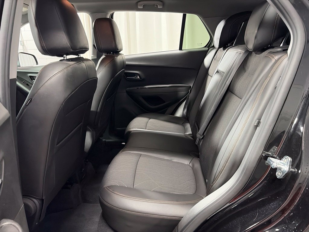 Used 2019 Chevrolet Trax LT w/ LT Convenience Package FWD image 23