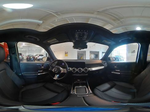 Used 2025 Mercedes-Benz GLB 250 image 46