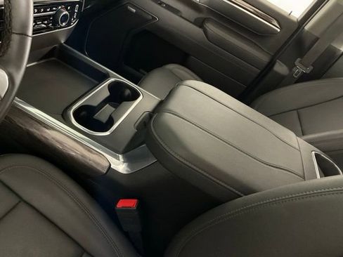 Used 2025 Chevrolet Silverado 2500 LTZ w/ LTZ Convenience Package image 17