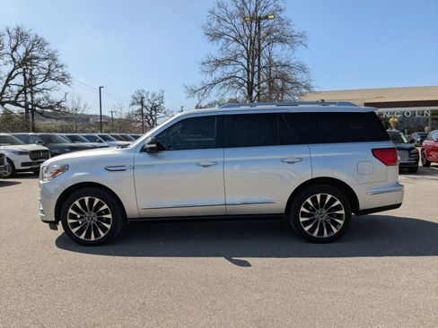 Used 2019 Lincoln Navigator Select w/ Technology Package image 6