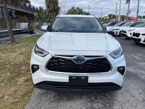 Used 2023 Toyota Highlander Limited AWD/4WD image 3