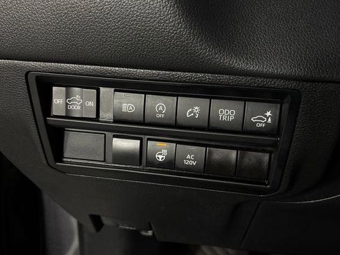 Used 2023 Toyota Tundra Limited image 23