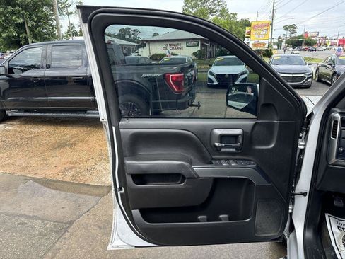 Used 2018 Chevrolet Silverado 1500 LT w/ All Star Edition RWD image 12