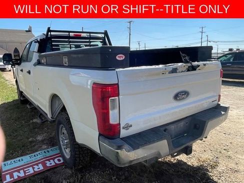 Used 2018 Ford F250 XL w/ Power Equipment Group image 9