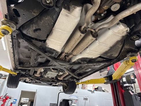 Used 2004 Ford Thunderbird image 18